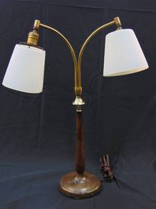 lot 198 image: Vintage Table Lamp with 2 Lights