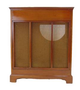 lot 206 image: Vintage Solid Wood Tone Cabinet - Speaker Cabinet