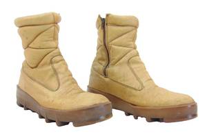 lot 218 image: Vintage Tan Leather Insulated Zip Up Boots Sz 11 W