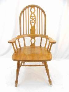 lot 229 image: Vintage Pinewood Chair