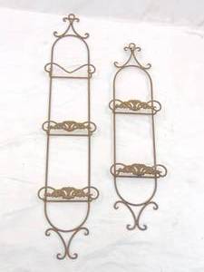 lot 232 image: Pair of Vertical Plate Wall Racks
