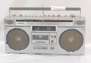 lot 257 image: Vintage SANYO Boombox 1990s - Untested
