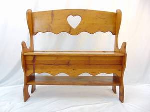 lot 274 image: Beautiful Solid Wood Vintage Bench with Lift Up Hideaway Seating