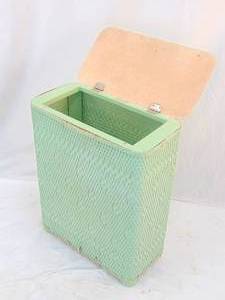lot 285 image: Hawken Vintage Mid Century Light Green Hamper Basket