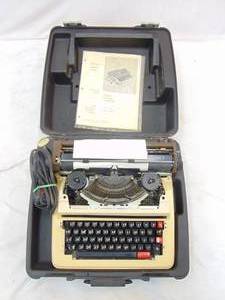 lot 286 image: Vintage SEARS Typewriter in Case - Untested