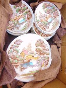 lot 288 image: Nasco Vintage Holiday Dish Set - Made in Japan - 27 PCS.