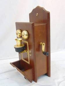 lot 297 image: Audition 8 Transistor Phone Box - Made in Japan