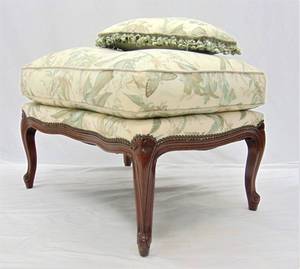 lot 335 image: Beautiful French Style Ottoman with Pillow - Elegant Butterfly & Birds Fabric & Nailhead Trim