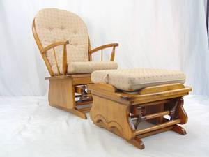 lot 344 image: Towne Square 1996 Wood Glider and Gliding Ottoman Set - Hillsboro, TX