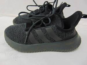 lot 370 image: ADIDAS Youth Sz 3 Black Athletic Shoes Cloudfoam
