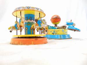 lot 250 image: Rare Vintage Metal Carnival Set