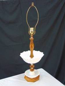 lot 612 image: Milk Glass & Wood Vintage Table Lamp