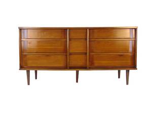 lot 660 image: Vintage Mid Century Modern Dresser