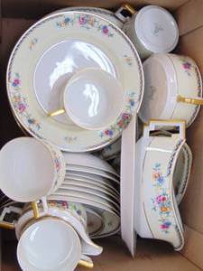 lot 678 image: China with Beautiful Floral Design