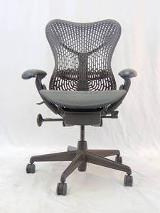 lot 641 image: Authentic Herman Miller Mirra Office Chair