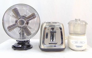 lot 862 image: Vintage Style Fan, Oster Toaster & Cuisinart Mini - Prep Plus - All Working