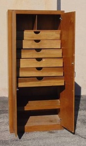 lot 872 image: Wood Cabinet with Drawers - Perfect Garage Storage