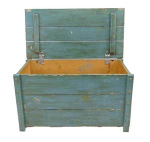 lot 740 image: Teal Wood Chest Box