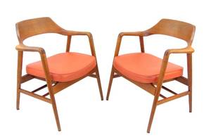 lot 855 image: Another PAIR of Mid Century Solid Walnut Sculptural Chairs by GUNLOCKE  Original Orange Vinyl