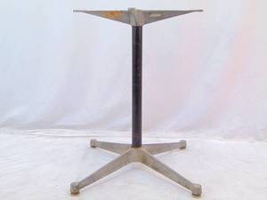 lot 893 image: Vintage Mid Century HERMAN MILLER Aluminum Table Base