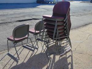 lot 899 image: LOT of 11 Stackable Commercial Chairs TORSION by KI Furniture by GIANCARLO PIRETTI - Raspberry Upholstery