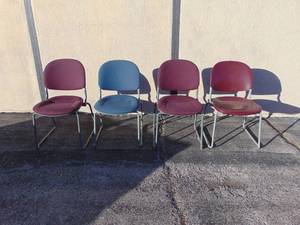 lot 900 image: Set of 4 Commercial Stackable Chairs