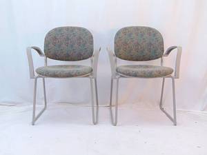 lot 902 image: Nice Pair of Torsion Commercial Arm Chairs by Giancarlo Piretti