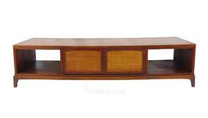 lot 648 image: Enormous Walnut Mid Century Coffee Table by LANE      (5.5 Long)
