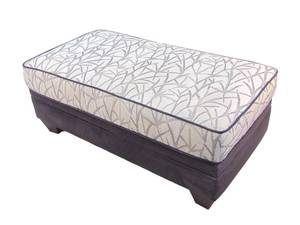 lot 842 image: Large Ottoman