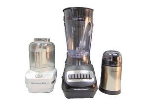 lot 904 image: Lot of Kitchen Appliances - Kitchen Aid Pulser, Hamilton Beach Blender, Capresso Coffee Grinder - All Working