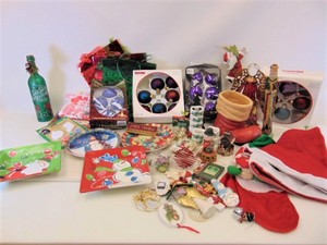 lot 173 image: Christmas Lot Holiday Decor  Ornaments - Just Added