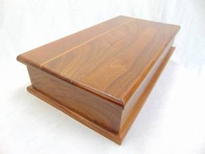 lot 251 image: Vintage Mid Century WALNUT Jewelry Box -