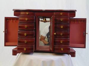 lot 248 image: Wood Jewelry Box