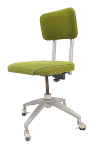 lot 400 image: Vintage Mid Century Avocado Green Rolling Office Chair