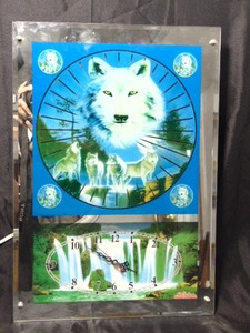 lot 158 image: Light Up Wolf Clock