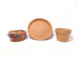 lot 184 image: Planter with Tray & Vintage Ceramic Dish