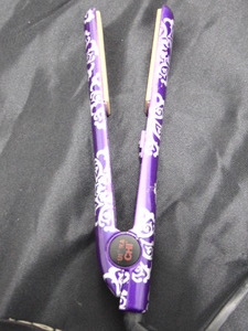 lot 162 image: CHI Flat Iron Hair Iron - Tested & Working