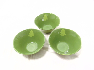 lot 191 image: Set of 3 Christmas Bowls