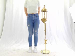 lot 151 image: Vintage Oil Lamp