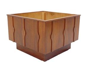 lot 284 image: Vintage Mid Century Wood Cube Side Table (No Top)