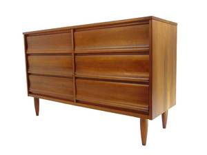 lot 269 image: The Cutest Mid Century Dresser