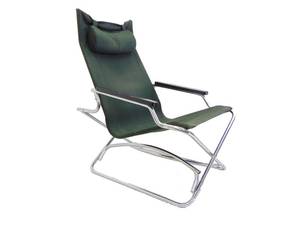 lot 11 image: Vintage Mid Century Z Chair - Uchida Made in Japan - Fold Up Green Chair