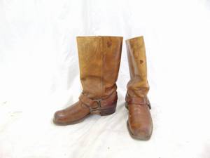 lot 131 image: Pair of Rustic Vintage Boots Sz 7.5 D Brown Leather