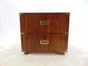lot 47 image: HENREDON Vintage Nightstand End Table Campaign Style