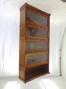 lot 293 image: Vintage Wood & Glass Display Shelves - Bookshelves