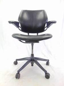 lot 52 image: Nice Black Modern Rolling Office Chair