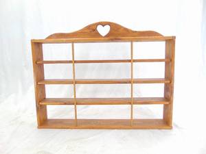 lot 282 image: Cute Wood Wall Shelf with Heart