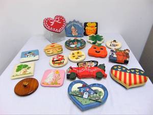 lot 303 image: Cookie Jar with Lot of Exchangeable Wood Hand-Painted Lids