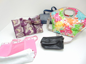 lot 325 image: Lot of Bags & Cooler Bag
