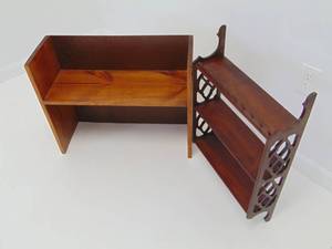 lot 341 image: Lot of 2 Small Shelves - Wall Shelves